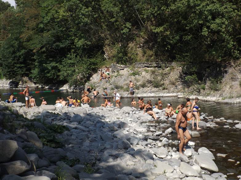  Image name: Image4.jpg 
 width: 783 pixel 
 height: 587 pixel 
 Size: 131307 bytes 
 Click to enlarge 